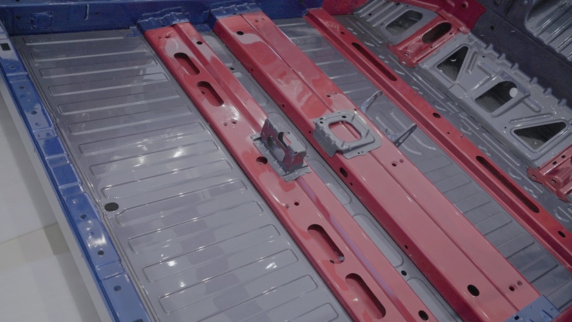 特斯拉驾乘体验_特斯拉Model Y保障驾乘者安全的三大特性_特斯拉驾驶体验视频