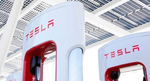 特斯拉辅助驾驶值得买_特斯拉辅助驾驶安全吗_特斯拉品牌与安全性的相辅相成