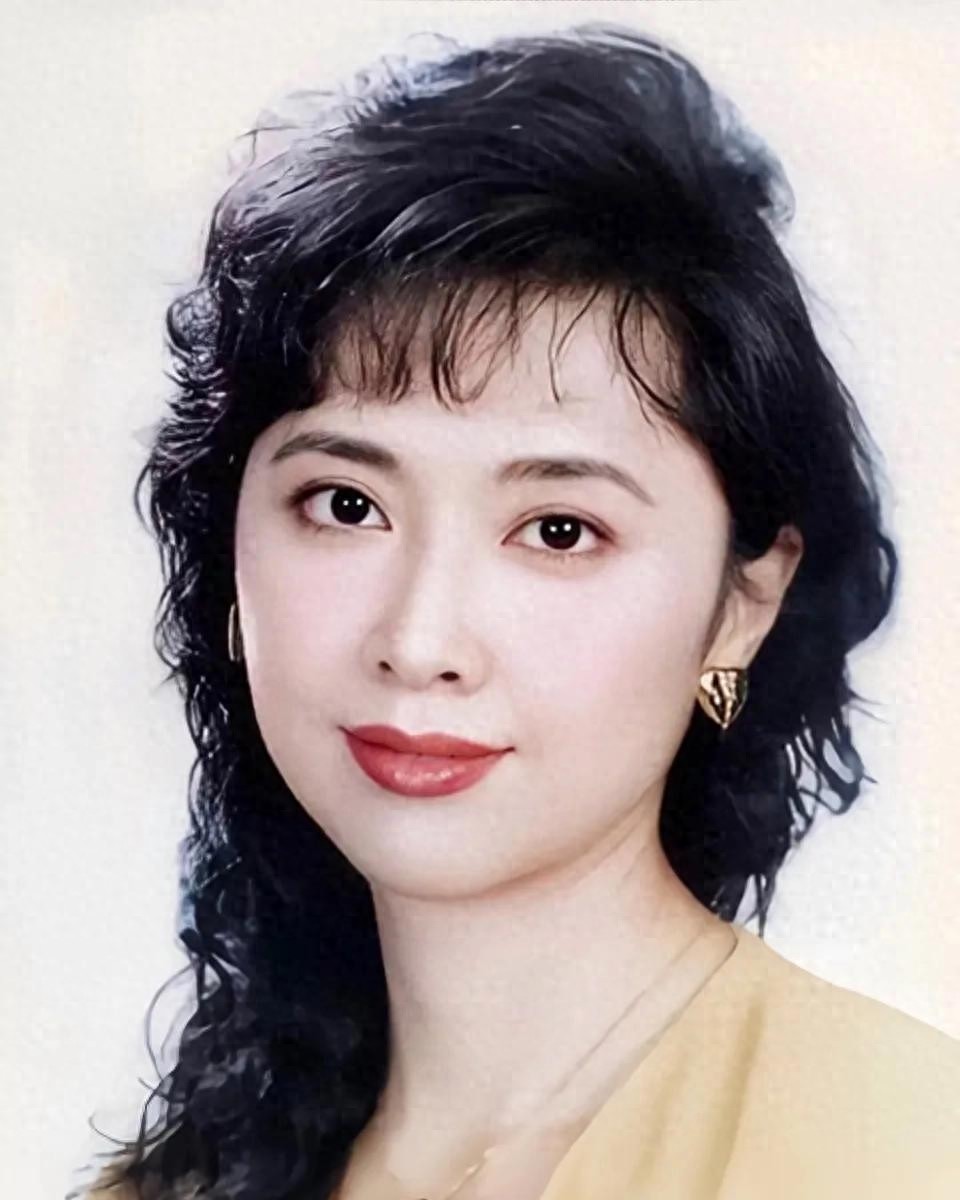 朱琳的经典角色与表演技巧_朱琳演员朱琳_电影演员朱琳活动视频