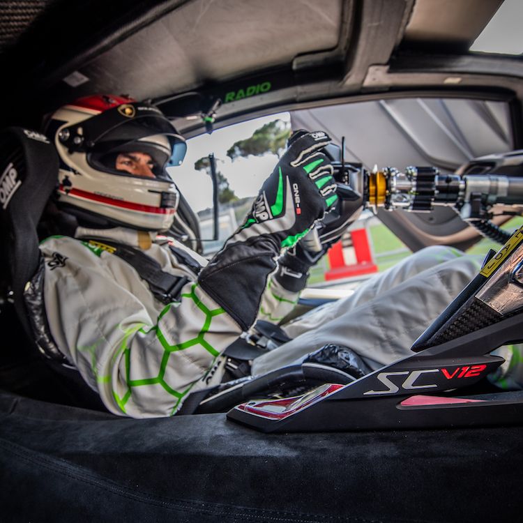 兰博基尼的赛车文化与全球车迷的互动_兰博基尼赛车长什么样_兰博基尼概念赛车