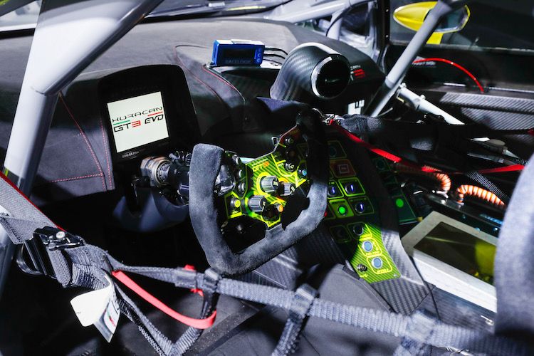 兰博基尼的赛车文化与全球车迷的互动_兰博基尼概念赛车_兰博基尼赛车长什么样