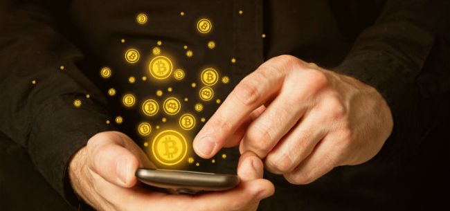 加密货币比特币_加密货币是一种数字资产，用于交易、投资或支付商品和服务。因此，它就像欧元或美元等实物货币，但只能在网上使用。第一个加密货币比特币于 2009 年发布。今天，我们拥有数千种加密货币，其中最受欢迎的是以太_加密货币btt