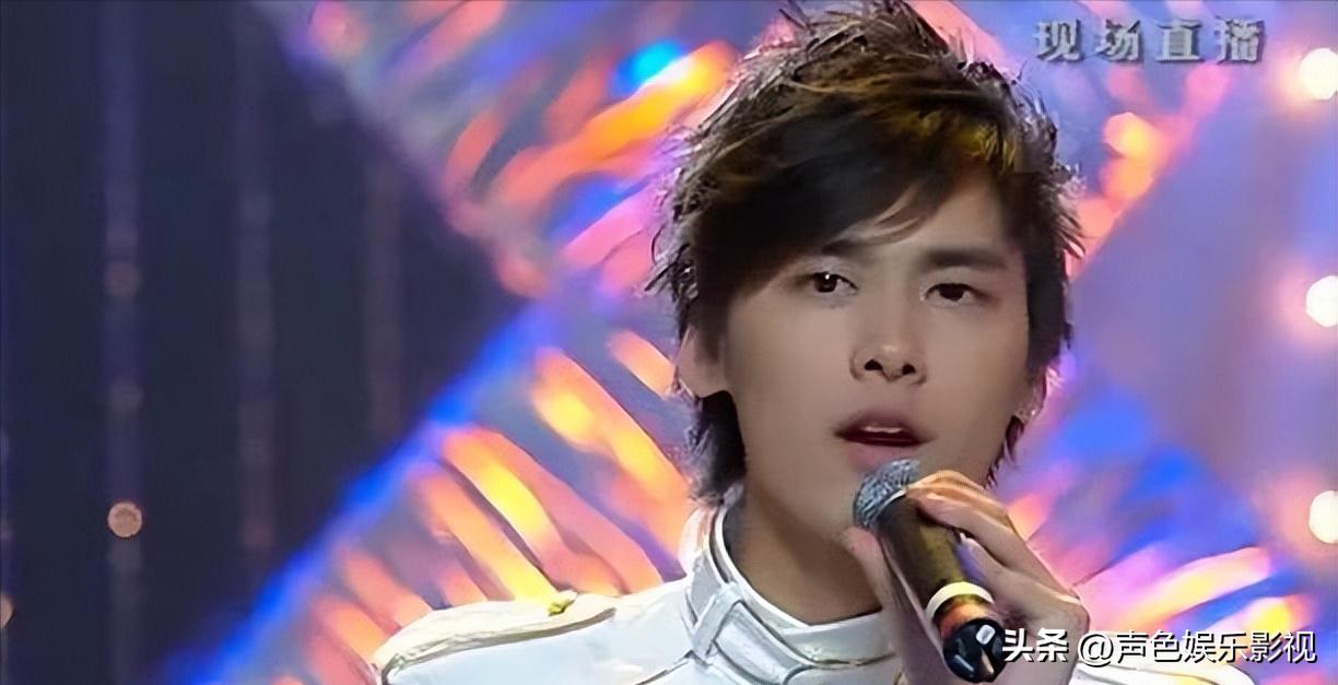 继续播放李易峰的短视频_我想看李易峰视频_李易峰的音乐视频播放量破亿,广受欢迎