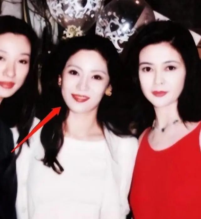 关之琳的职业转型与新挑战_百度o2o转型挑战_关之琳职业装