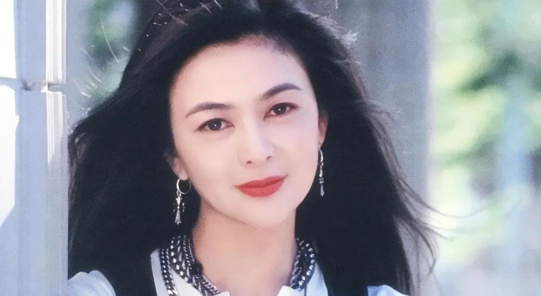 关之琳的职业转型与新挑战_百度o2o转型挑战_关之琳职业装