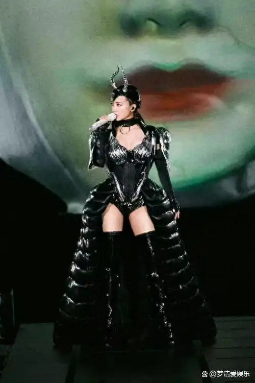 蔡依林的时尚造型成为粉丝模仿的对象_小女孩模仿蔡依林_蔡依林模仿秀