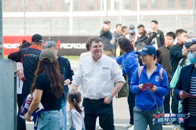 保时捷迷你suv_保时捷迷你跑车_保时捷的赛车文化与全球车迷的互动