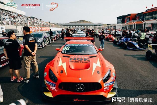 保时捷迷你车型_我想看保时捷赛车_保时捷的赛车文化与全球车迷的互动