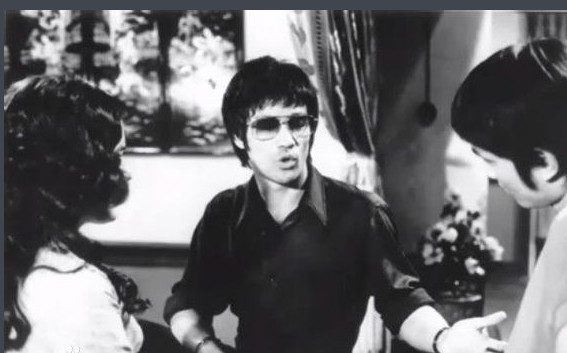 李小龙同期武打明星_李小龙与其他武打明星的对比_李小龙的武打片都是真实的嘛