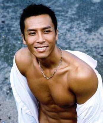 李小龙对比明星武打视频_李小龙与其他武打明星的对比_李小龙和谁比武过