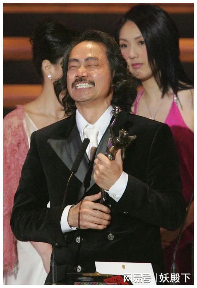 李小龙与其他武打明星的对比_李小龙和谁比武过_李小龙对比明星武打视频