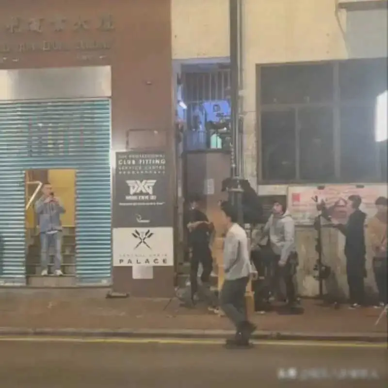 英雄里甄子丹用的枪图片_甄子丹的影视作品中的英雄形象_电影英雄中甄子丹饰演的角色是