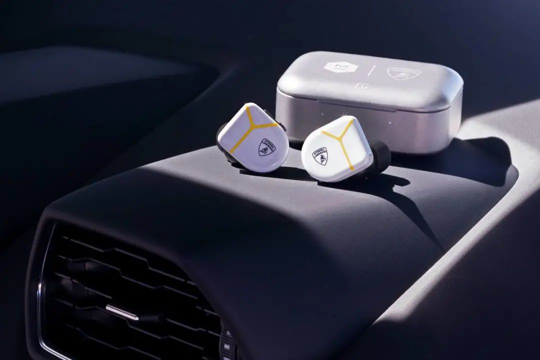 兰博基尼的设计灵感：从自然到科技_兰博基尼设计元素_兰博基尼战机灵感