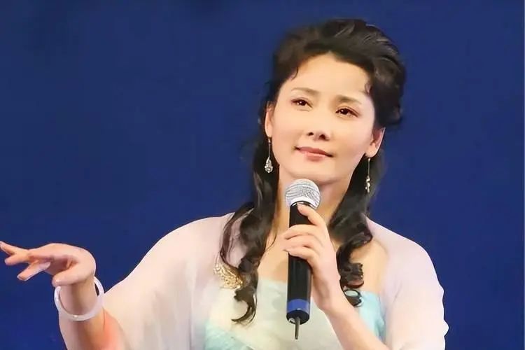 回顾影视经典作品朱琳在线观看_回顾影视经典作品朱琳简介_朱琳与经典影视作品的回顾