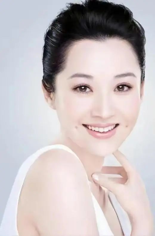 回顾影视经典作品朱琳简介_朱琳与经典影视作品的回顾_回顾影视经典作品朱琳在线观看