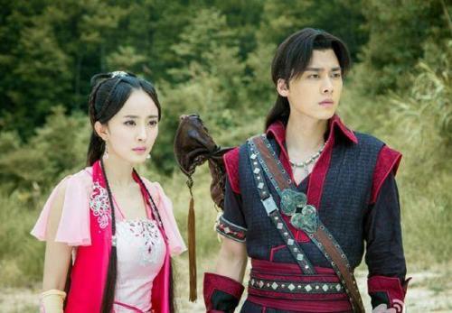 播放李易峰出演的_李易峰的演出早已成为经典,观众难忘_李易峰演绎经历