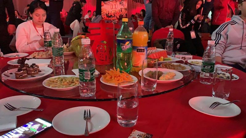 成龙搭档过的男演员_成龙的搭档女演员_成龙与女演员的荧幕搭档