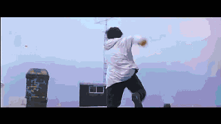 成龙的搭档女演员_成龙搭档过的男演员_成龙与女演员的荧幕搭档