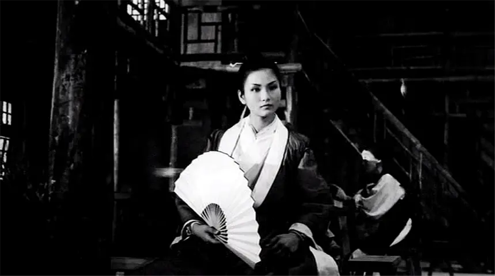 成龙搭配过的女演员_成龙搭档荧幕演员女演员是谁_成龙与女演员的荧幕搭档