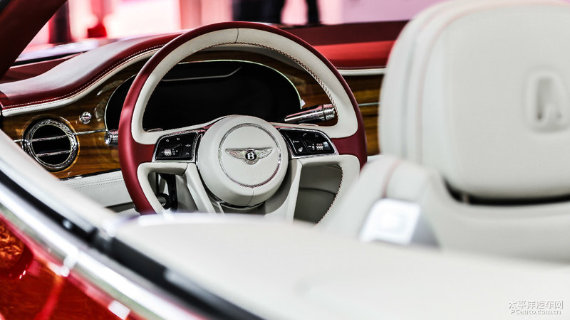 探索宾利豪华体验的每一个细节_豪华宾利细节探索体验怎么样_豪华宾利细节探索体验视频