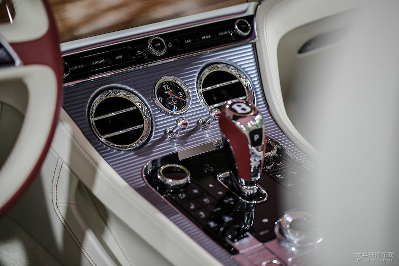 豪华宾利细节探索体验怎么样_豪华宾利细节探索体验视频_探索宾利豪华体验的每一个细节