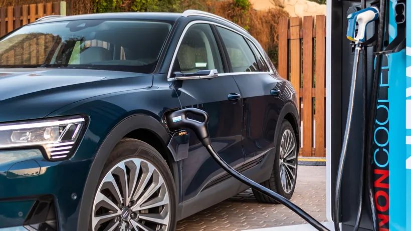 如何克服电动汽车技术进步带来的问题？_电动汽车解决方案_汽车电动化带来的挑战