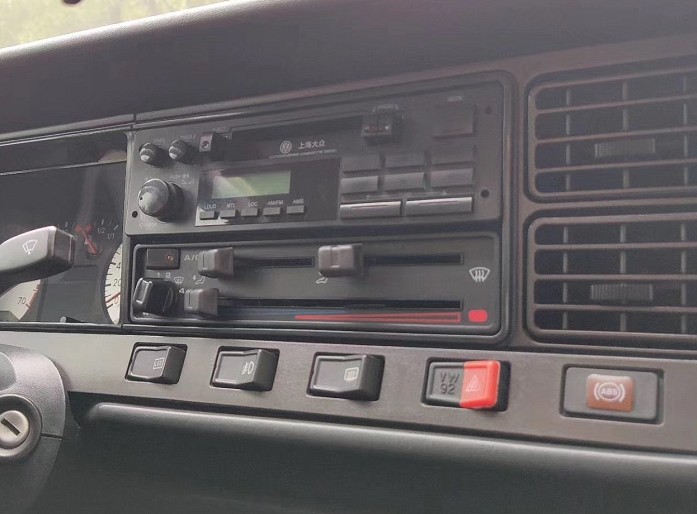 如何克服电动汽车技术进步带来的问题？_电动汽车解决方案_汽车电动化带来的挑战