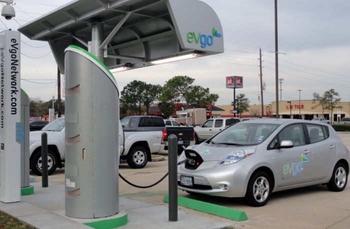 汽车电动化带来的挑战_如何克服电动汽车技术进步带来的问题？_电动汽车解决了什么问题