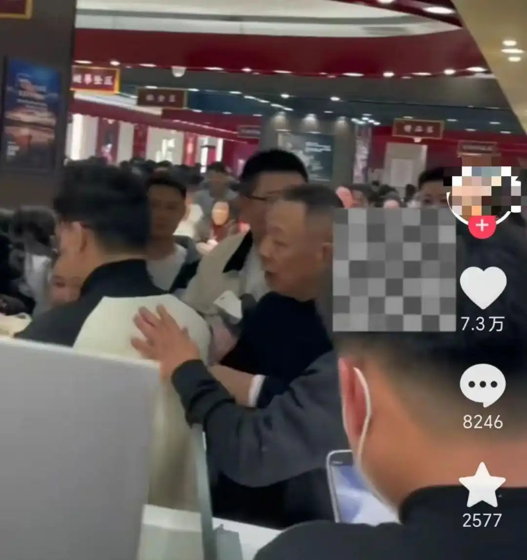 胖东来老板于东来跳舞_如何做到真正的顾客驱动?胖东来的反思_胖东来生活广场和大胖