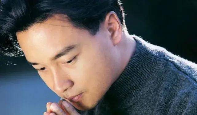 张国荣对待粉丝_张国荣的粉丝是什么年代_张国荣的粉丝文化与影响力