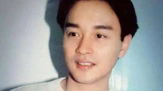 张国荣对待粉丝_张国荣的粉丝是什么年代_张国荣的粉丝文化与影响力