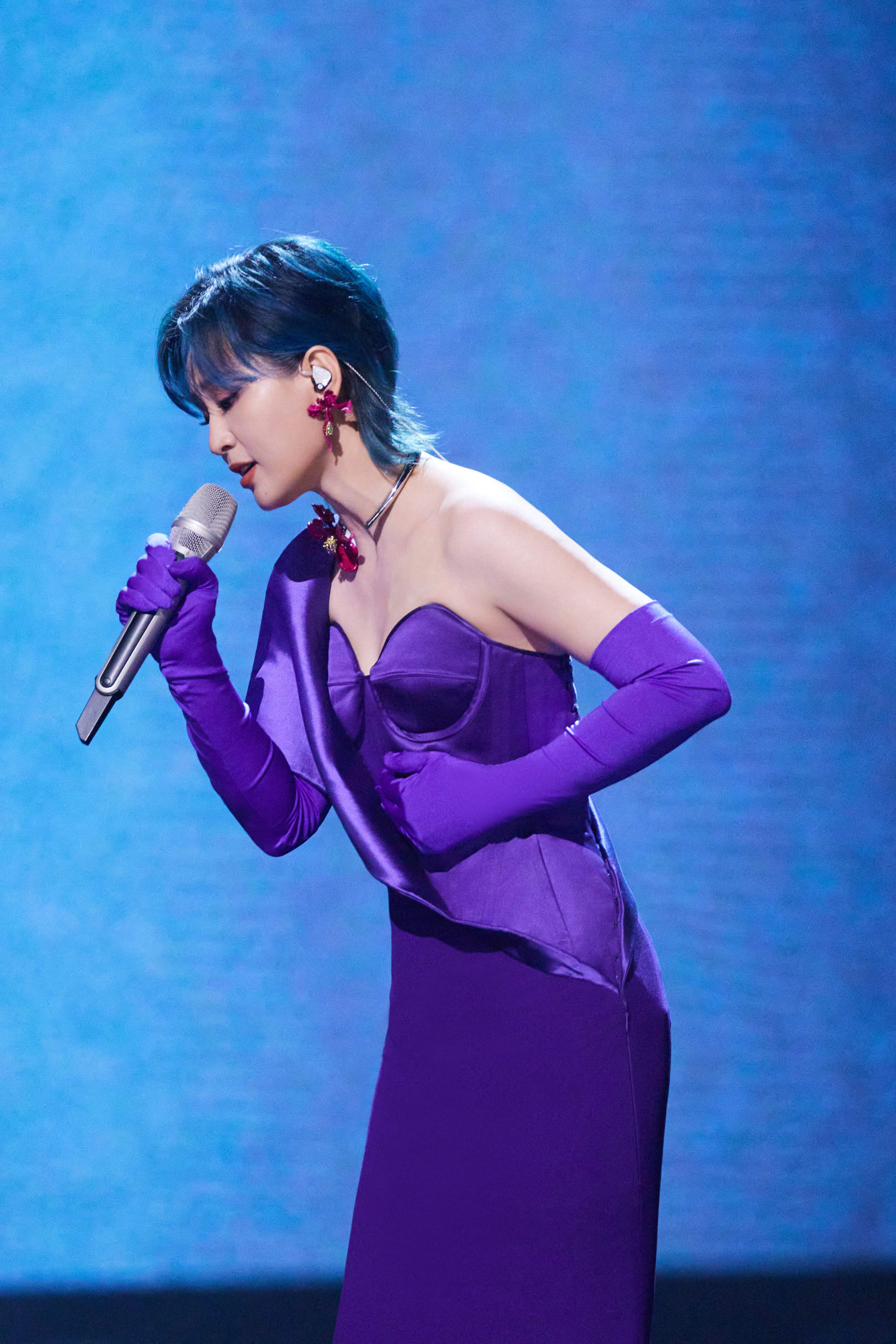 欧美怀旧经典歌曲_李宇春经典歌曲_李宇春的经典歌曲再度翻唱，引发怀旧热潮