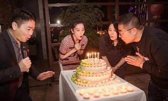 马化腾是什么样的谈判者_社交时代的领军者:马化腾的故事_马化腾社会价值