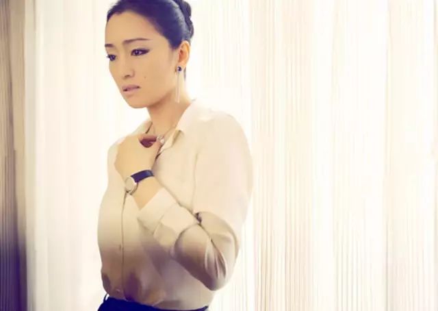 张艺谋巩俐夫妻相_巩俐与张艺谋：合作与艺术的火花_想知道张艺谋和巩俐的事