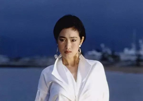 张艺谋巩俐夫妻相_想知道张艺谋和巩俐的事_巩俐与张艺谋：合作与艺术的火花