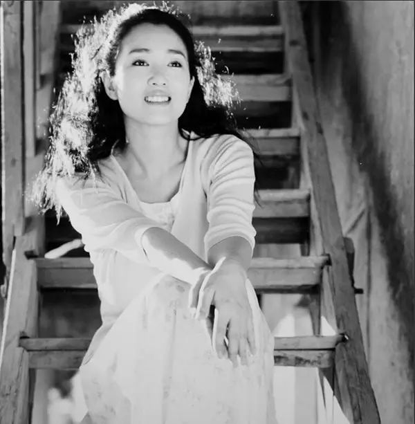 巩俐与张艺谋：合作与艺术的火花_想知道张艺谋和巩俐的事_张艺谋巩俐夫妻相