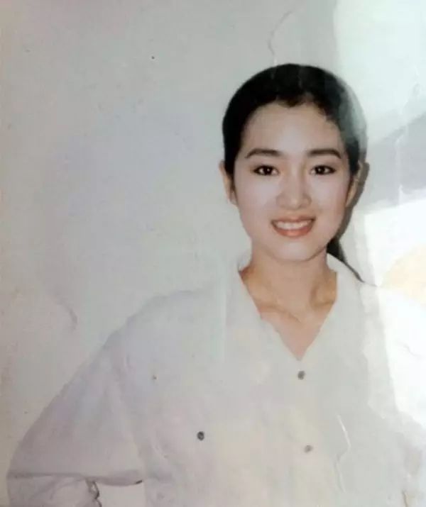 想知道张艺谋和巩俐的事_巩俐与张艺谋：合作与艺术的火花_张艺谋巩俐夫妻相