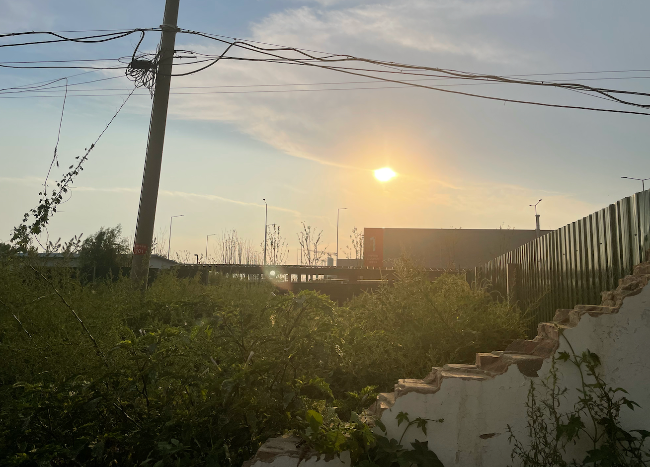 有人值守的工厂东南角