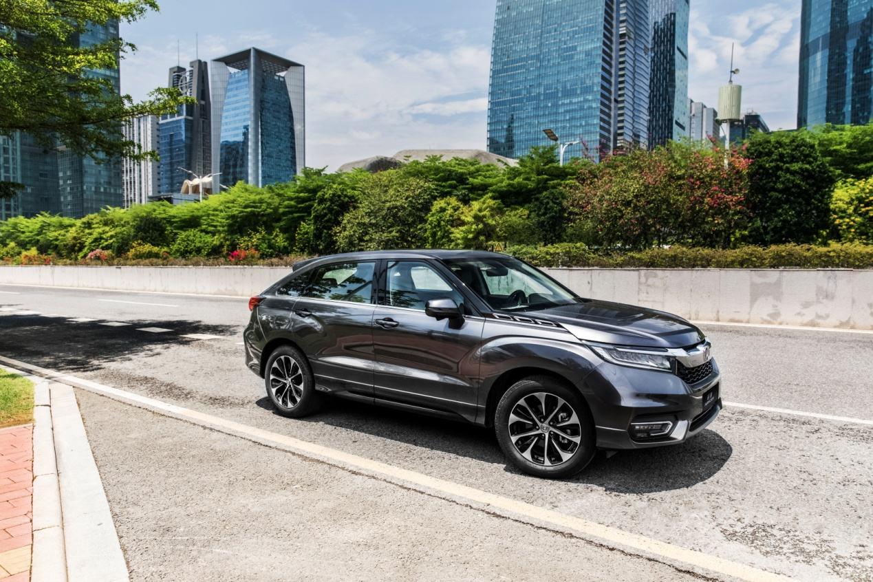 凯迪拉克与竞争品牌的独特优势_凯迪拉克的竞品有哪些品牌_凯迪拉克的竞品