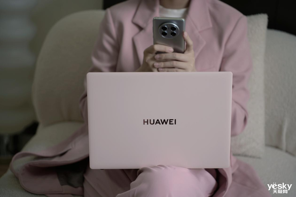 突破PC行业传统美学秩序，华为MateBook X Pro凭「微绒美学」惊艳全行业