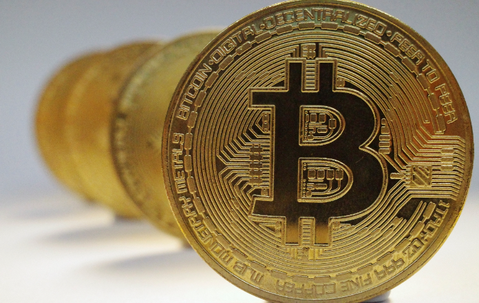 比特币离线钱包安装到u盘_btc离线钱包_选择安全的存储选项:确保您新获得的比特币安全存储,无论是在交易所提供的钱包中,还是在单独的在线或离线钱包中。在做出决定之前,请考虑热钱包(在线)和冷钱包(离线)的优缺点,因为每种钱包都有独特的安全功能