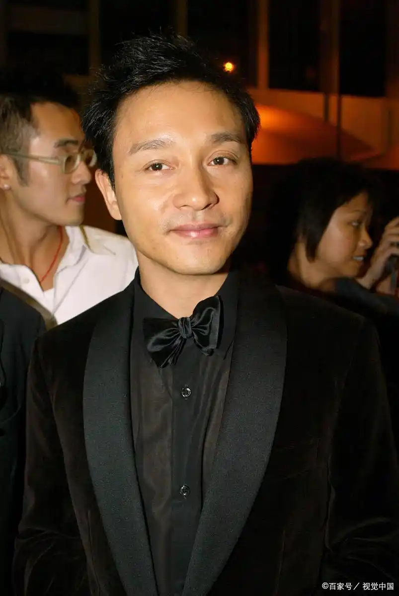 人生张国荣的歌_张国荣：电影与音乐的双面人生_张国荣人生观