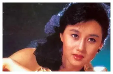 李连杰的幸福家庭生活_李连杰一家四口幸福的生活_李连杰家庭幸福生活图片