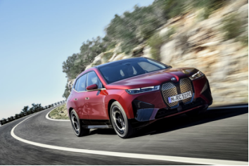 宝马如何在安全性能上实现领先？_宝马领先_宝马领先型和时尚型的差别