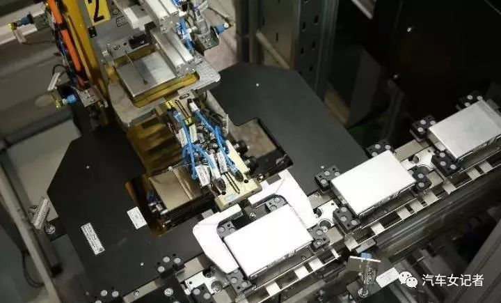 宝马如何在安全性能上实现领先?_宝马领先型是低配吗_宝马领先型是什么意思