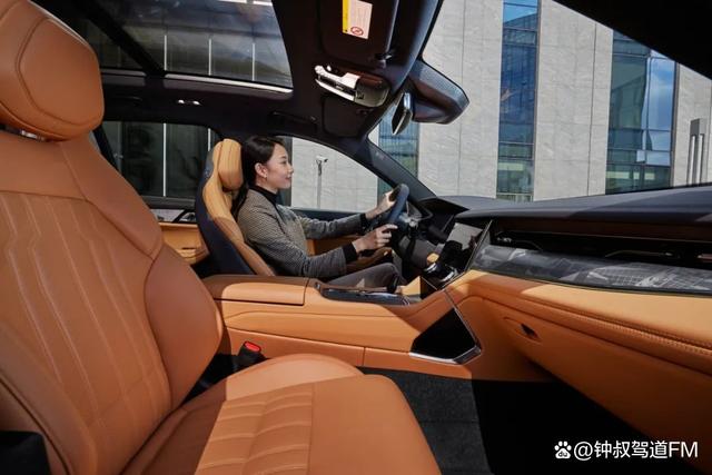 聚焦家庭出行本质需求,30万级家用中大型SUV该怎么选?-有驾