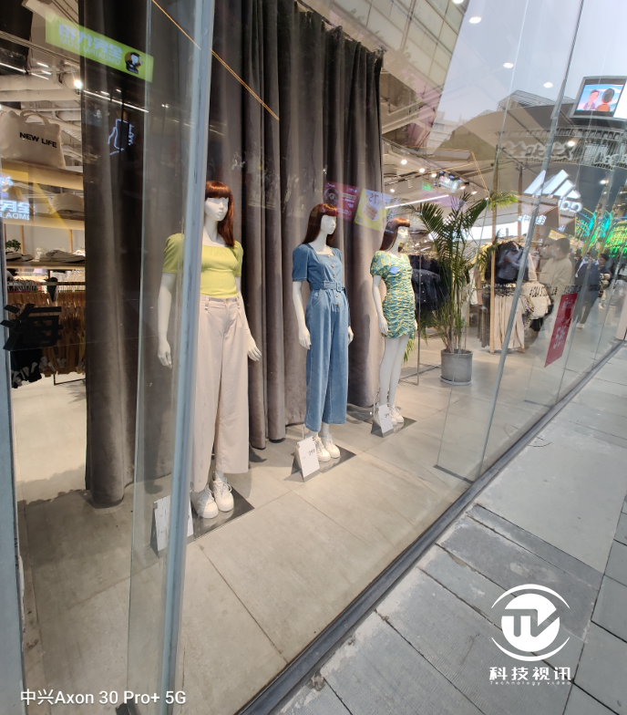 中兴2021手机评测_中兴手机性能如何_中兴手机的游戏性能与流畅度评测