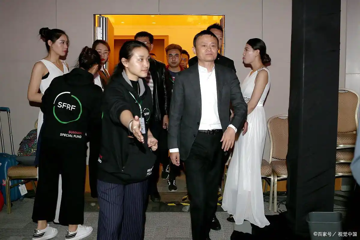 马云未来趋势会从电商转变为_马云未来十年电商_马云的成就与全球电商的未来