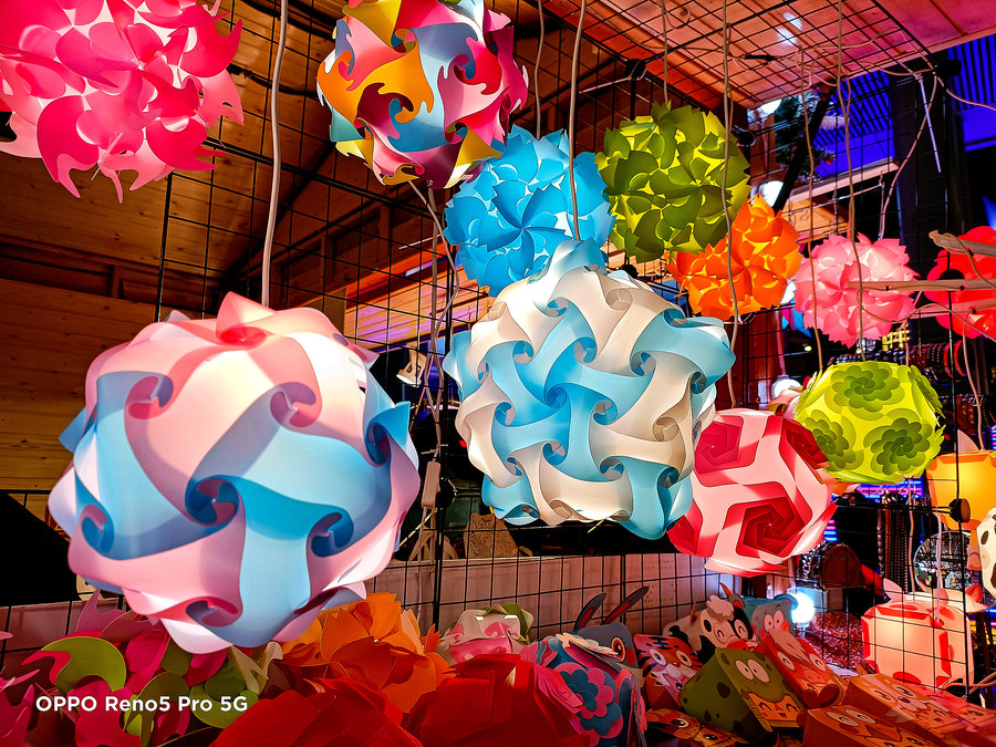 夜景人像镜头_评测OPPO的摄像头:夜景与人像拍摄功能_夜景人像拍摄参数设置