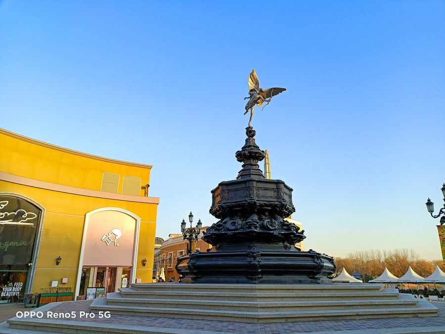 评测OPPO的摄像头:夜景与人像拍摄功能_夜景人像拍摄参数设置_夜景人像镜头